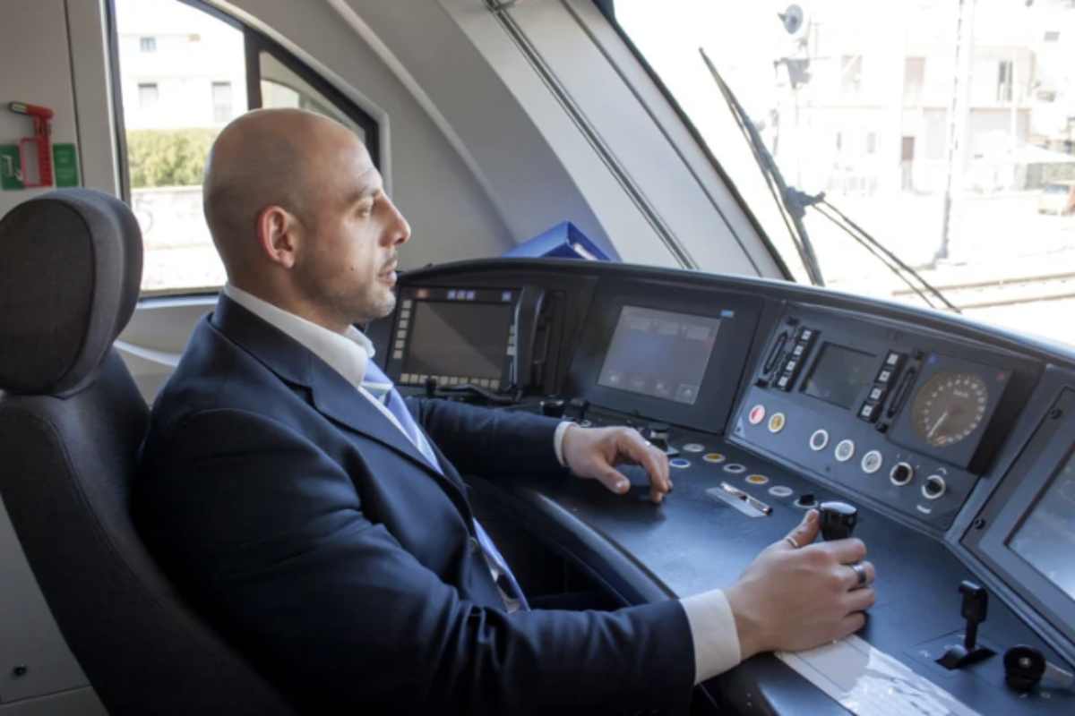 Il ruolo del macchinista è cruciale nel panorama dei trasporti ferroviari, poiché implica la conduzione dei treni e la gestione delle operazioni